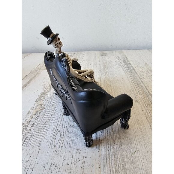 Skeleton couch statue top hat figurine Halloween decor black - Picture 5 of 8